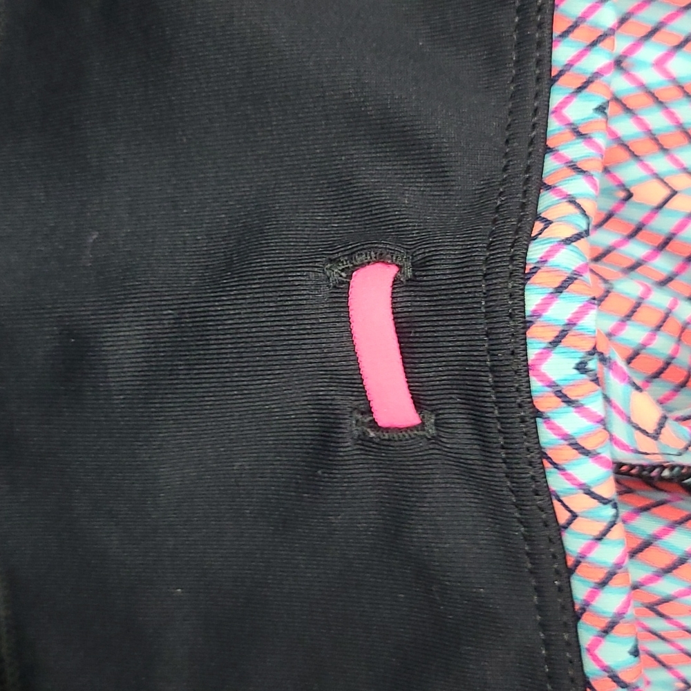 Victoria's Secret VSX Sport Knockout Tight - Geometric 7/8 Leggings - Picture 7 of 8